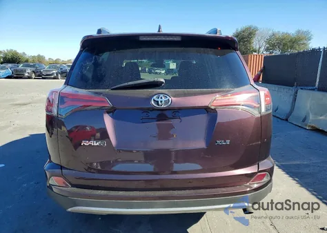 2017 Toyota Rav4 Xle z USA, uszkodzony, nr VIN 2T3WFREV6HW367882